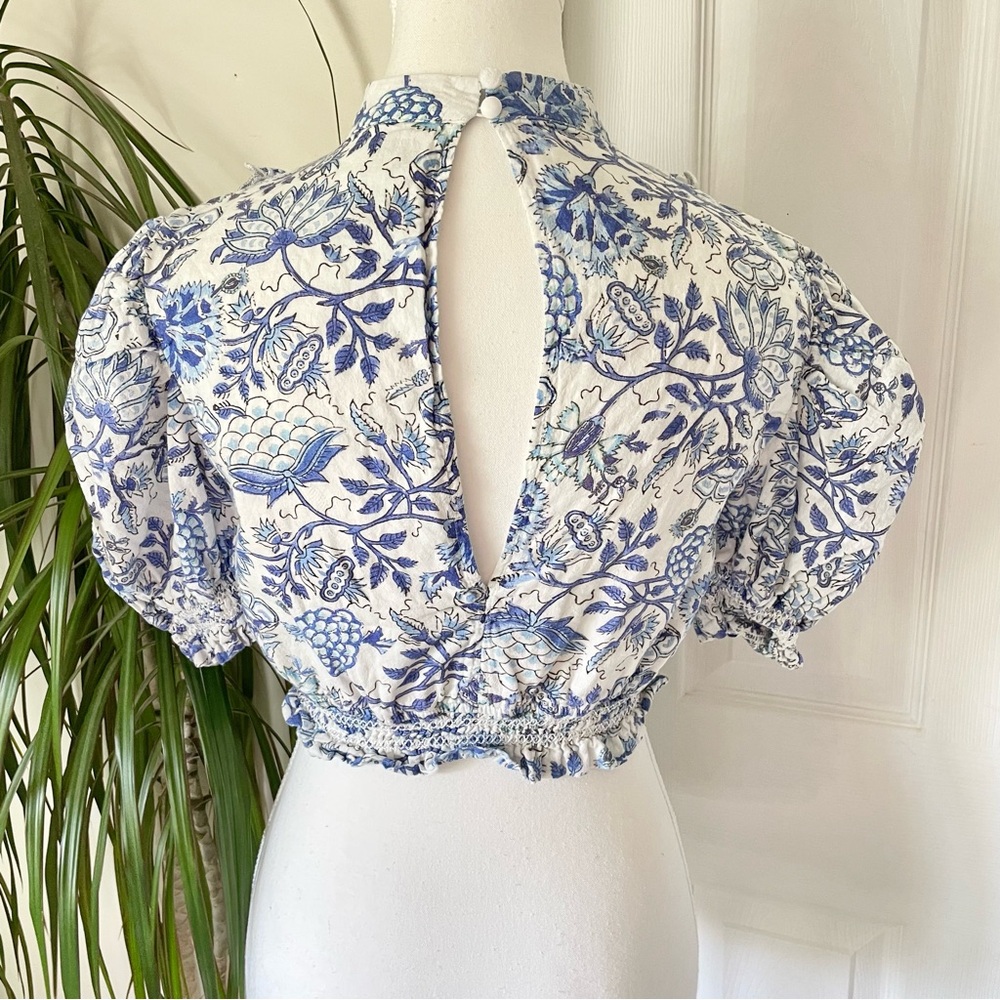 HEMANT & NANDITA Blue and White Floral Puff-Sleeve Blouse - Picture 13 of 16